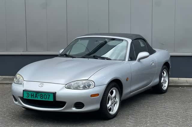 Mazda MX-5 (2001) thumbnail 3