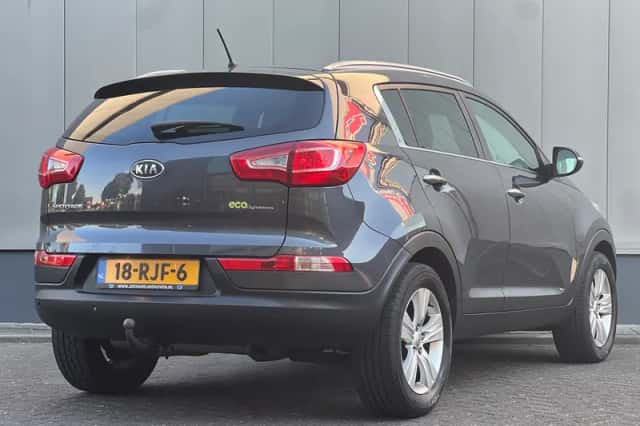 Kia Sportage (2011) thumbnail 4