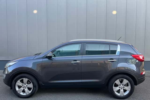 Kia Sportage (2011) thumbnail 5