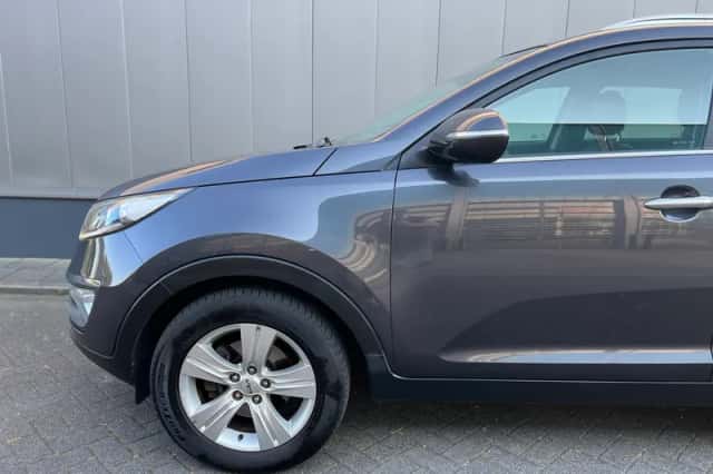 Kia Sportage (2011) thumbnail 6