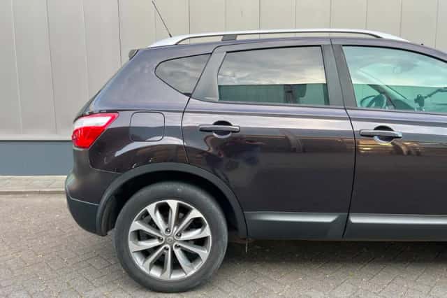 Nissan Qashqai (2010) thumbnail 6