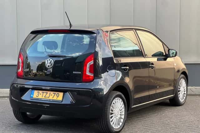 Volkswagen Up! (2014) thumbnail 3