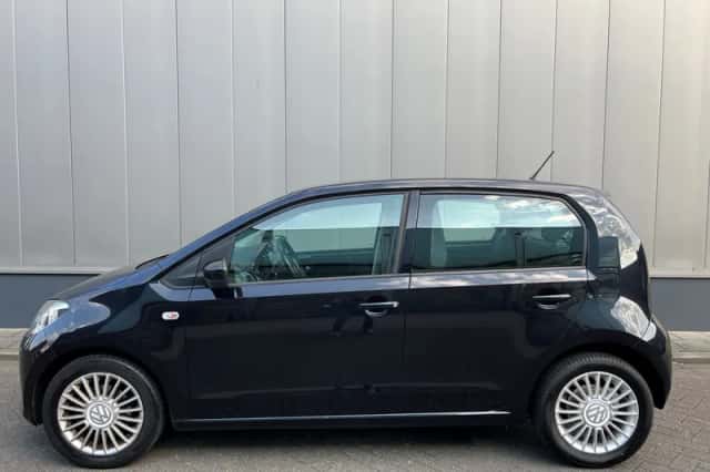 Volkswagen Up! (2014) thumbnail 5