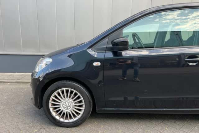 Volkswagen Up! (2014) thumbnail 6