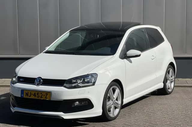 Volkswagen Polo (2015) thumbnail 1