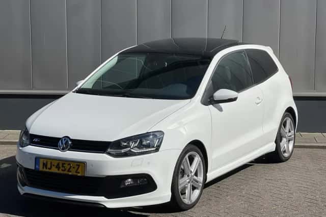 Volkswagen Polo (2015) thumbnail 2