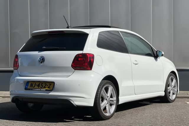 Volkswagen Polo (2015) thumbnail 4