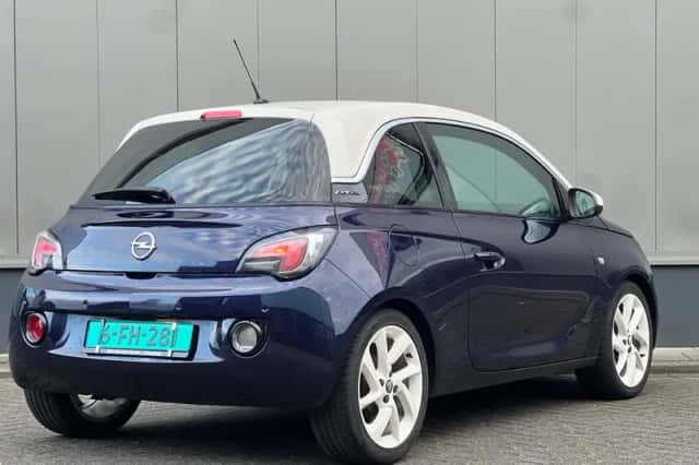 Opel Adam (2016) thumbnail 4