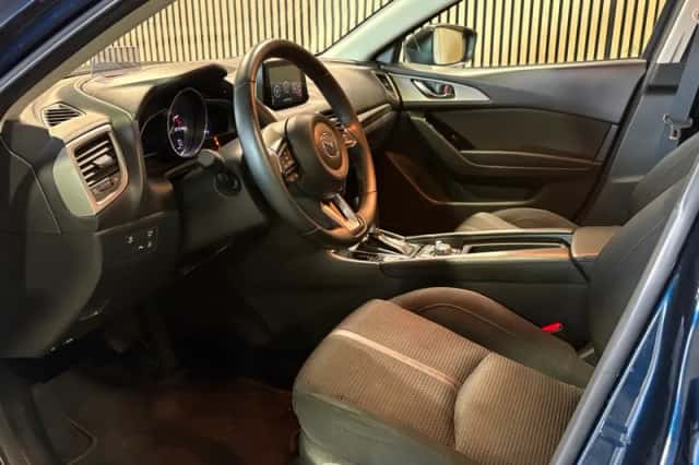 Mazda 3 (2018) thumbnail 4