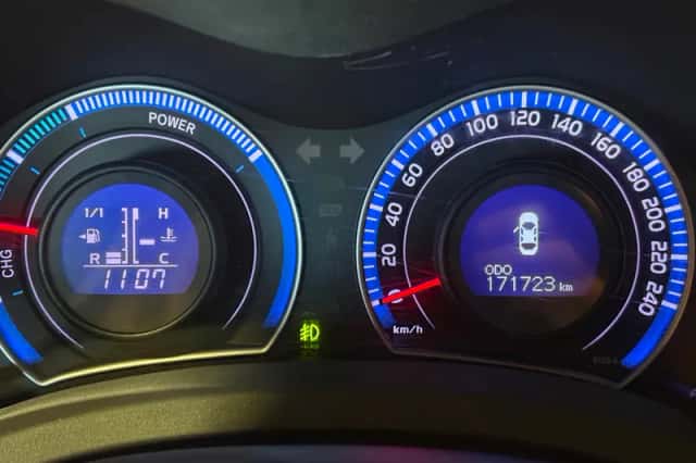 Toyota Auris (2011) thumbnail 4