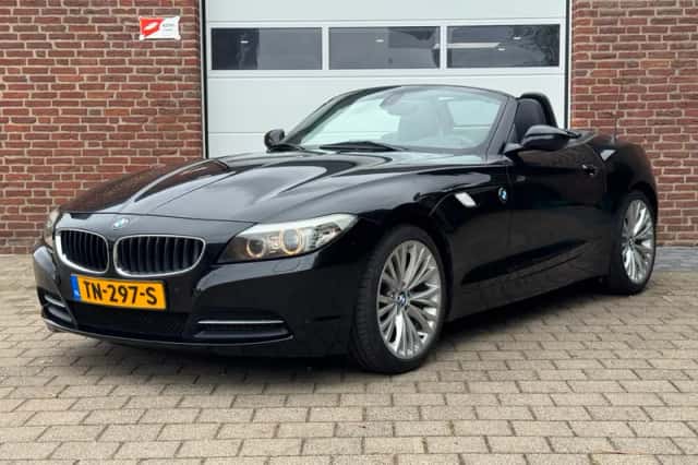 BMW Z4 (2010) thumbnail 1