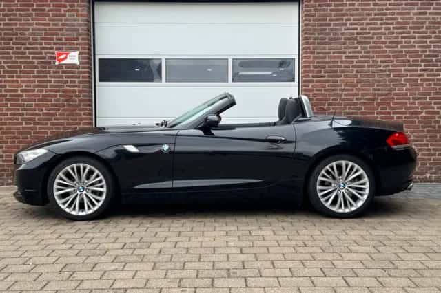 BMW Z4 (2010) thumbnail 3