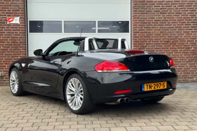 BMW Z4 (2010) thumbnail 4