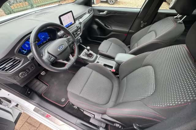 Ford Focus (2021) thumbnail 2