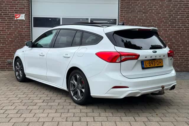 Ford Focus (2021) thumbnail 4