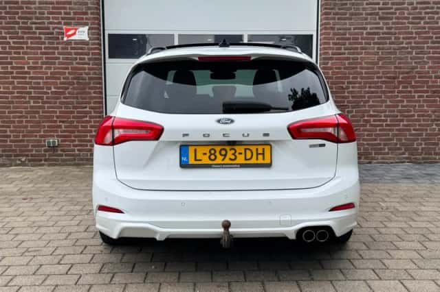 Ford Focus (2021) thumbnail 5
