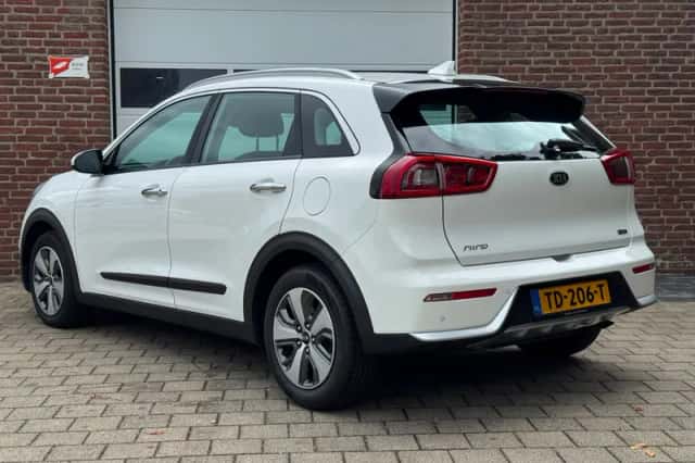 Kia Niro (2018) thumbnail 4