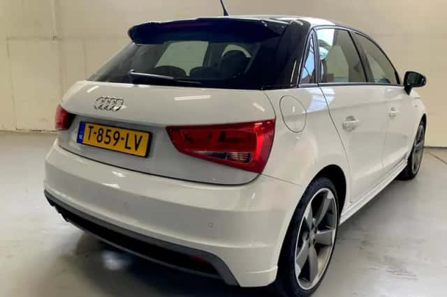 Audi A1 (2014) thumbnail 2