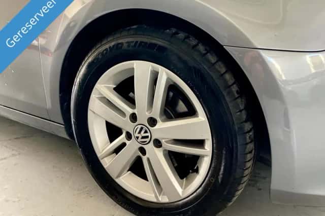 Volkswagen Golf (2012) thumbnail 4
