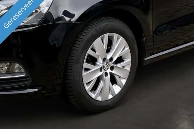 Volkswagen Polo (2015) thumbnail 6