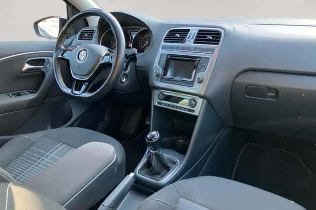 Volkswagen Polo (2015) thumbnail 3