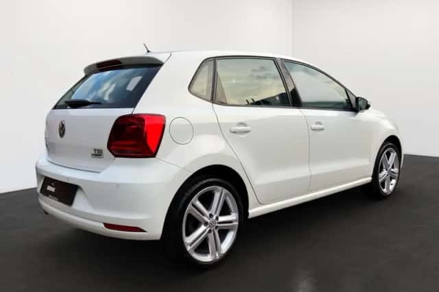 Volkswagen Polo (2015) thumbnail 4