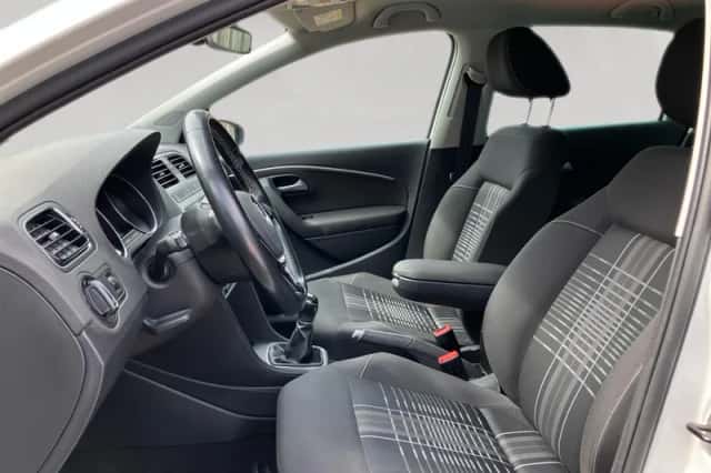 Volkswagen Polo (2016) thumbnail 6