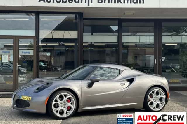 Alfa Romeo 4C (2015) thumbnail 2