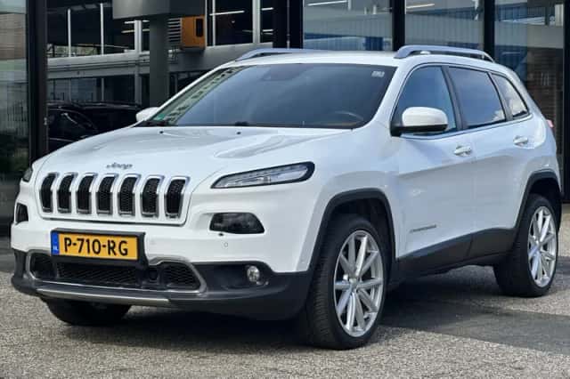Jeep Cherokee (2014) thumbnail 3