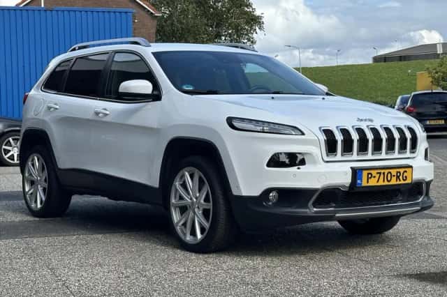 Jeep Cherokee (2014) thumbnail 4