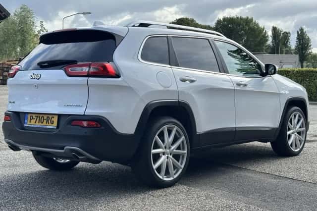 Jeep Cherokee (2014) thumbnail 5
