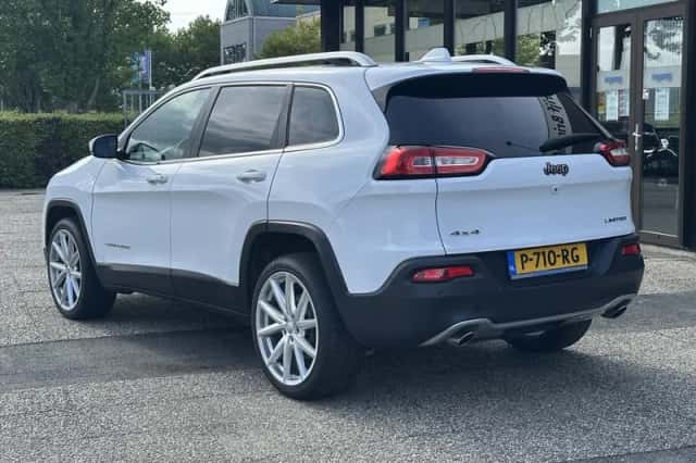 Jeep Cherokee (2014) thumbnail 6