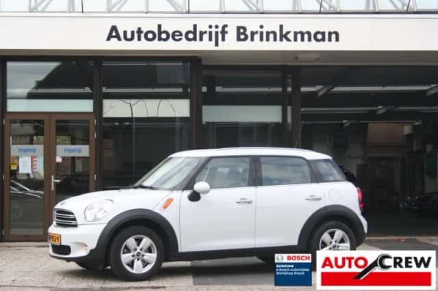 MINI Countryman (2016) thumbnail 2