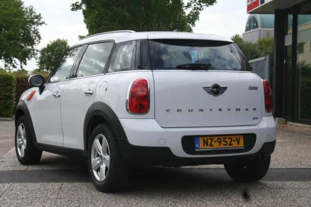 MINI Countryman (2016) thumbnail 6