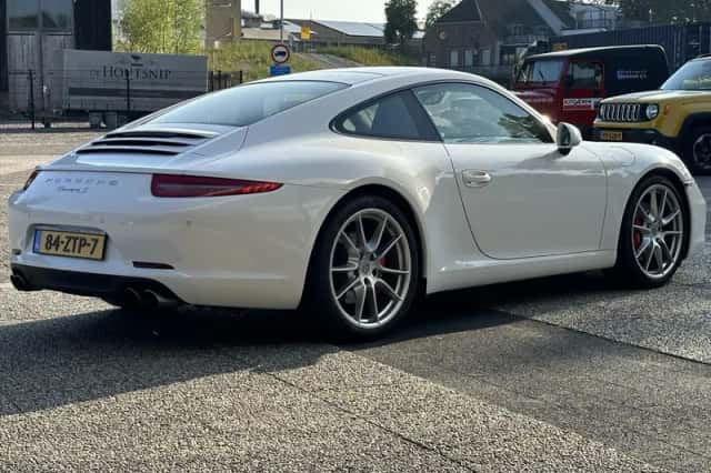 Porsche 911 (2012) thumbnail 5