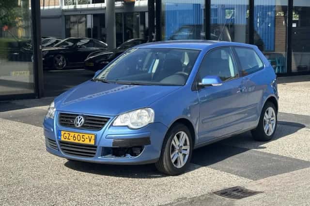 Volkswagen Polo (2006) thumbnail 3