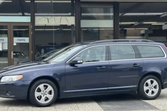 Volvo V70 (2010) thumbnail 1