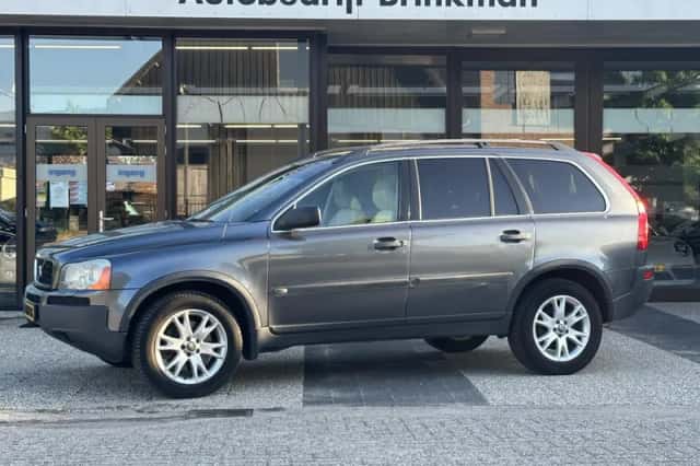 Volvo XC90 (2004) thumbnail 2