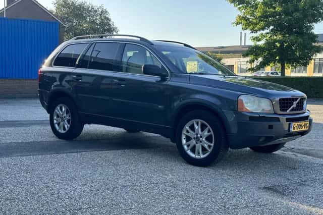 Volvo XC90 (2004) thumbnail 3