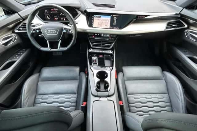 Audi e-tron (2021) thumbnail 2