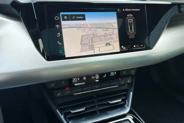 Audi e-tron (2021) thumbnail 4