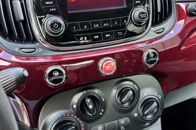 Fiat 500 (2016) thumbnail 2