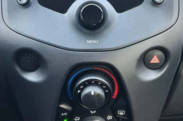 Toyota Aygo (2021) thumbnail 3