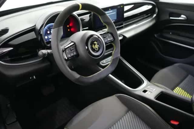 Abarth 600e (2025) thumbnail 8