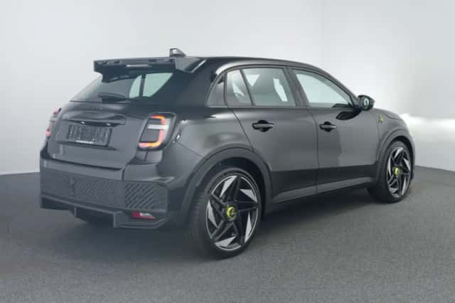 Abarth 600e (2026) thumbnail 2