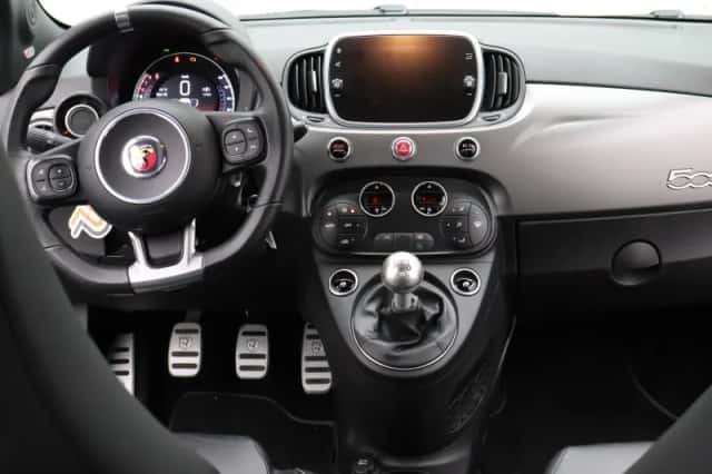 Abarth 595 (2017) thumbnail 3