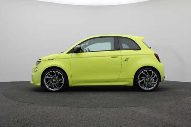 Abarth 500 (2024) thumbnail 2