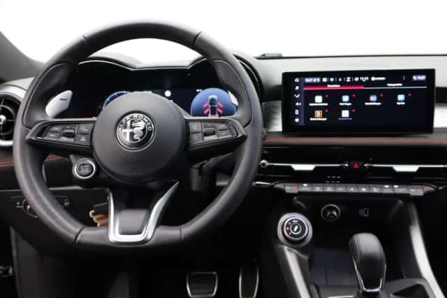 Alfa Romeo Tonale (2024) thumbnail 3