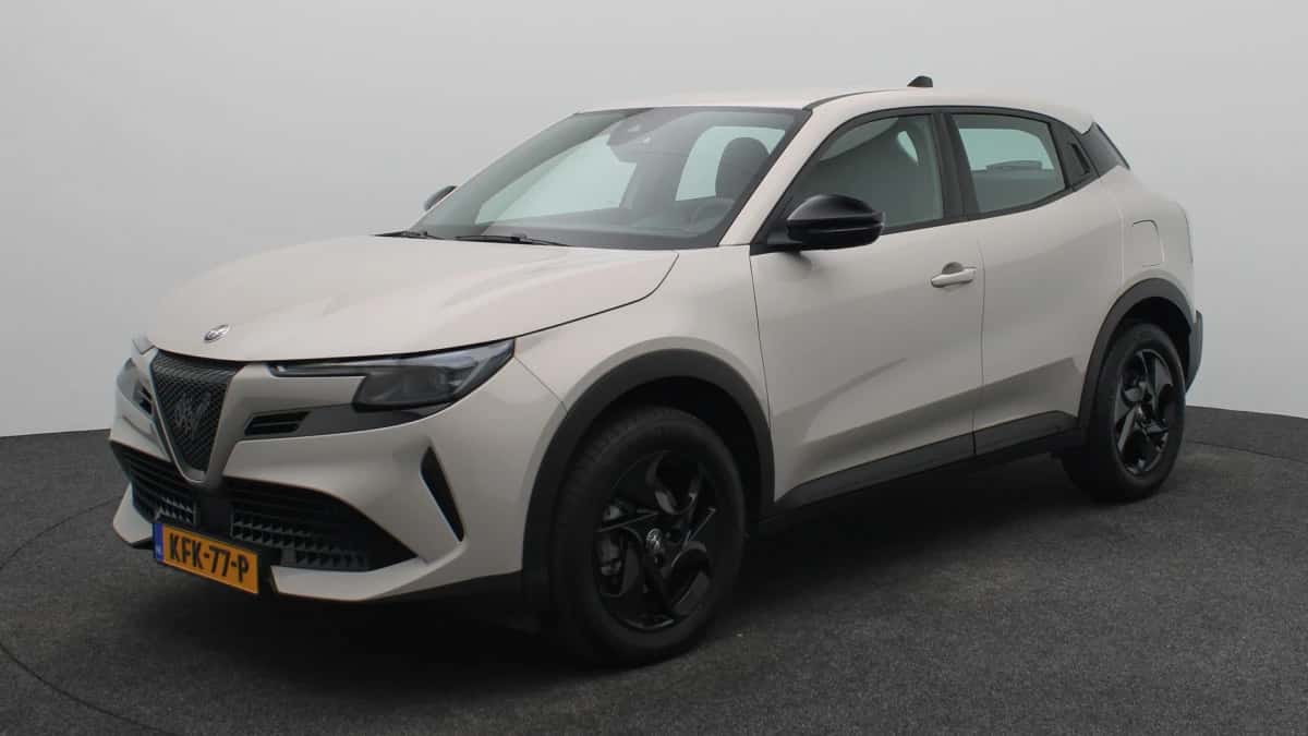 Alfa Romeo Junior (2025) — foto 1