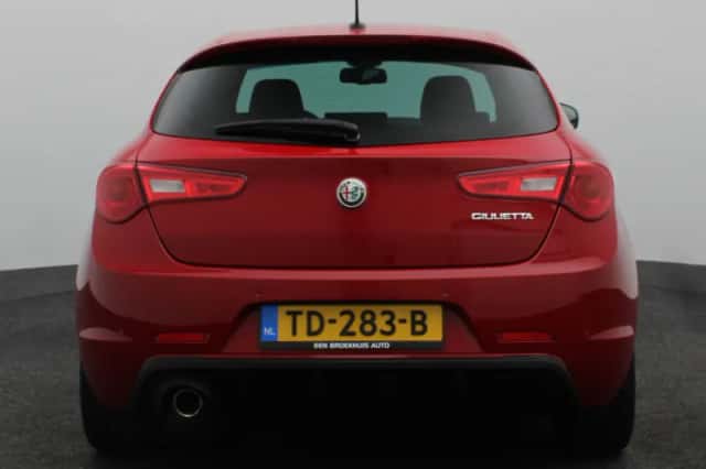 Alfa Romeo Giulietta (2018) thumbnail 6